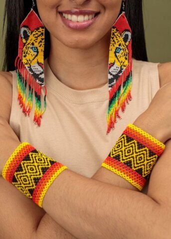 aretes y pulseras